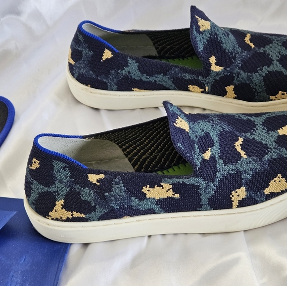 Rothy's Slip On Blue Spot Leopard Cheetah Print Sneakers Navy size 8 - Picture 10 of 16